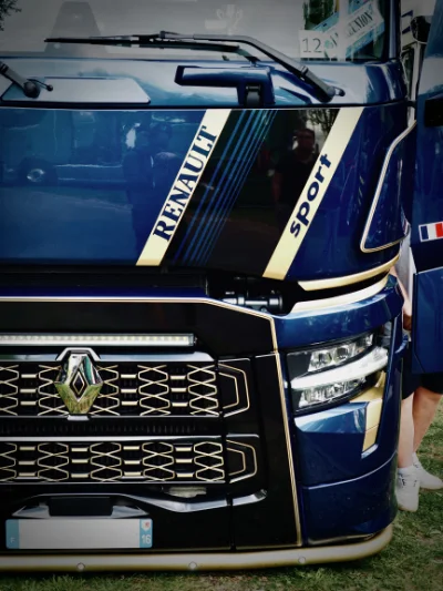 Photos vidéo entreprise réseaux sociaux Angoulême, Cognac, Charente.